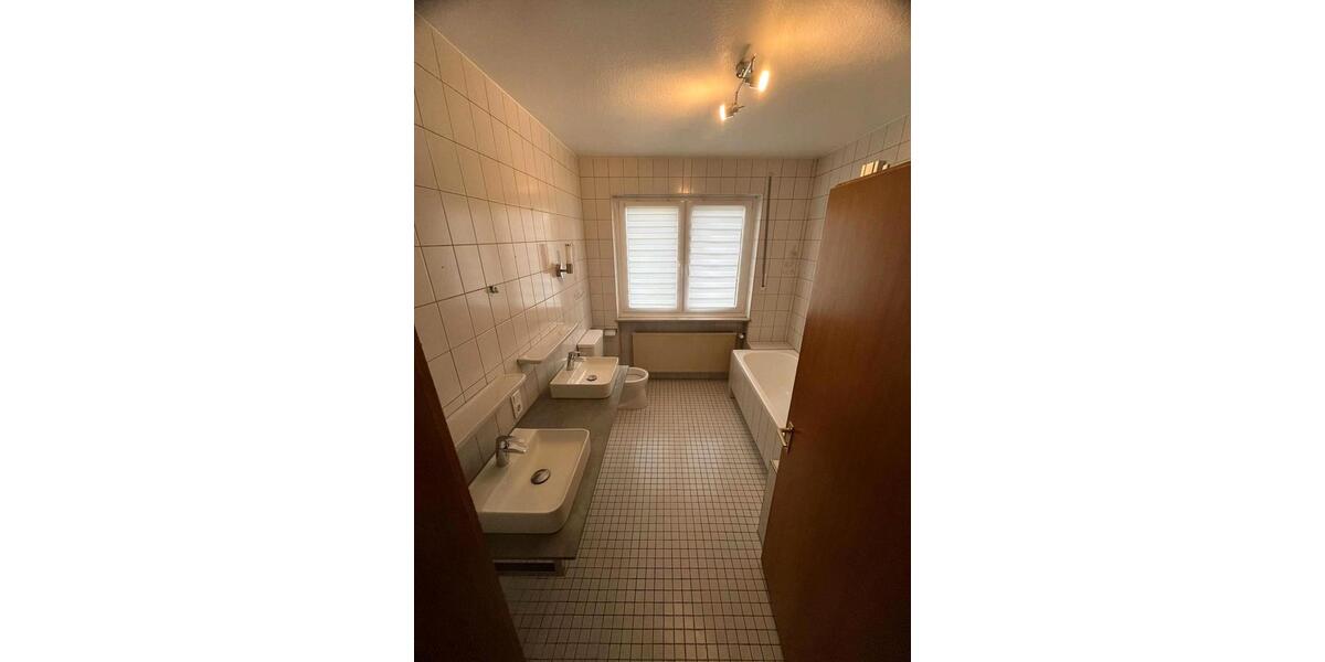 Etagenwohnung Schiffweiler - 4 Zimmer, 100 m&sup2;, 690&euro; | Angebot:25905779