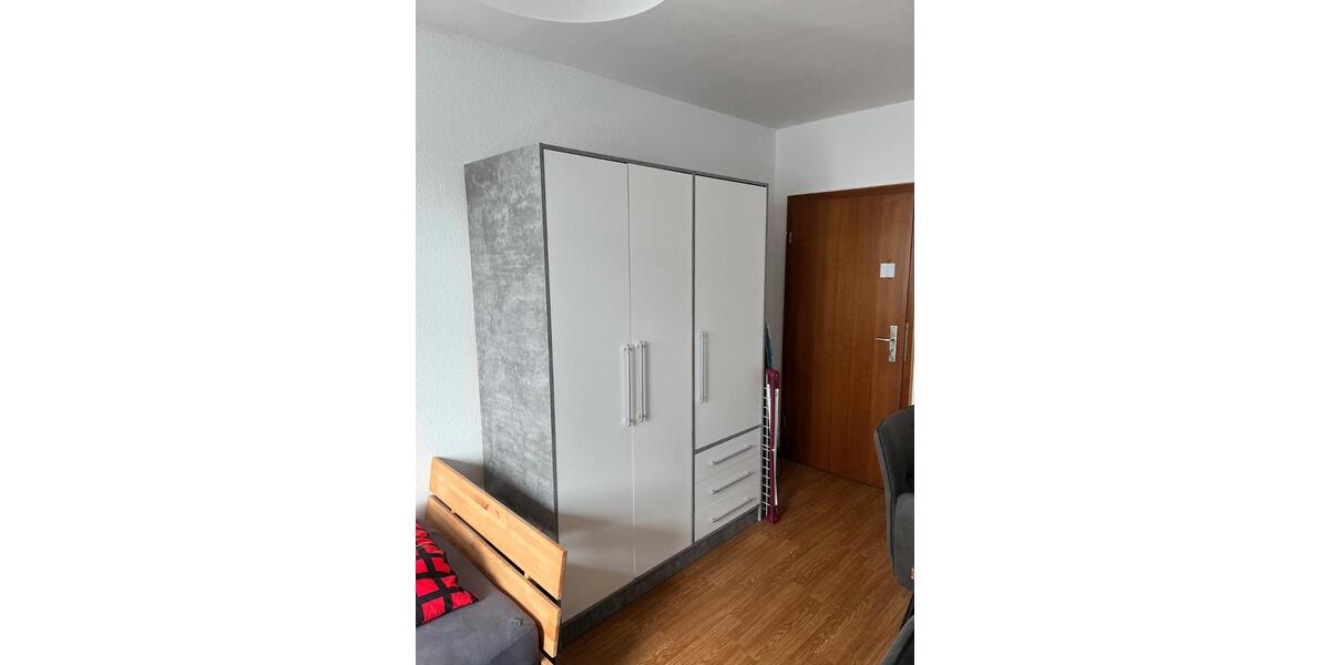 Dachgeschoßwohnung Saarbrücken Dudweiler - 1 Zimmer, 25 m&sup2;, 490&euro; | Angebot:26626526