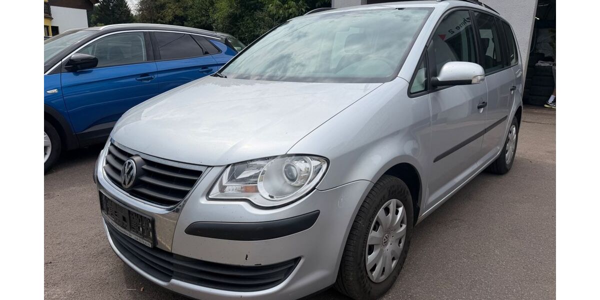 VW Touran 281.500 km 2.490 &euro; Lebach 66822