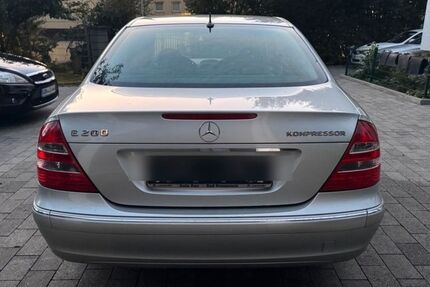 Mercedes-Benz E 200 245.800 km 2.900 &euro; Neunkirchen 66538