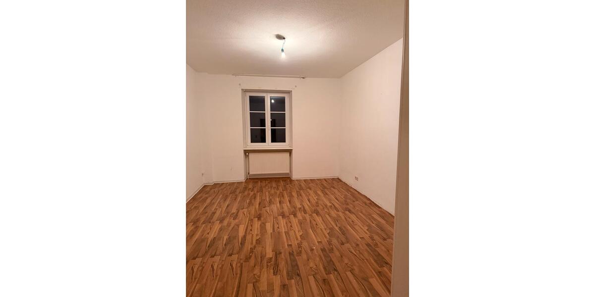 Etagenwohnung Heusweiler - 4 Zimmer, 100 m&sup2;, 1.000&euro; | Angebot:24807144