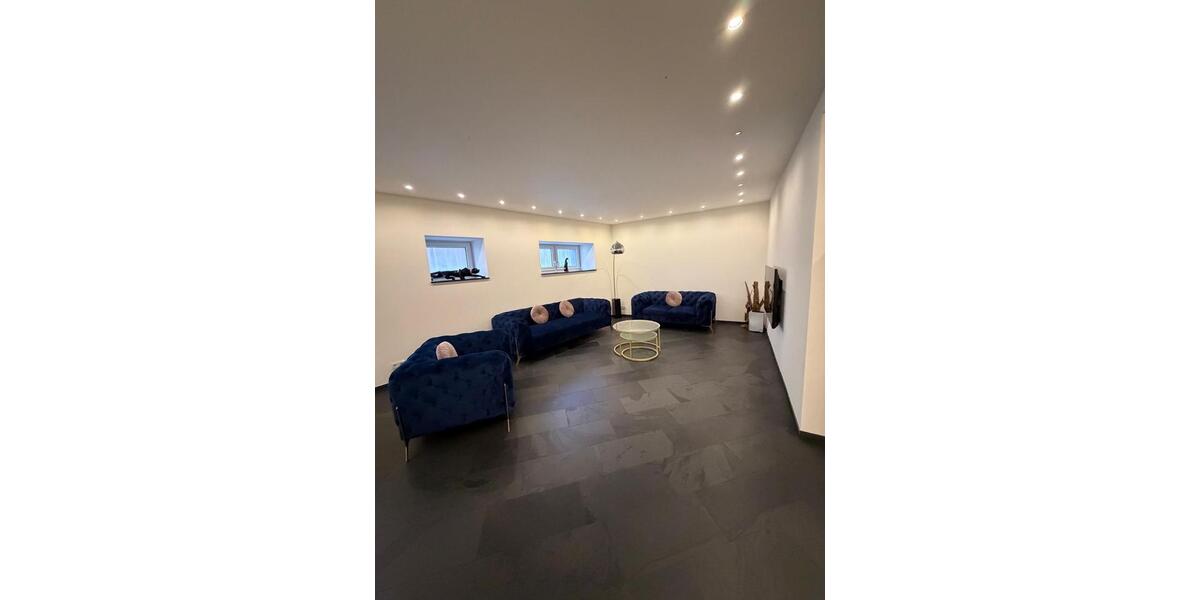 Doppelhaushälfte Eppelborn - 6 Zimmer, 230 m&sup2;, 1.700&euro; | Angebot:25397379