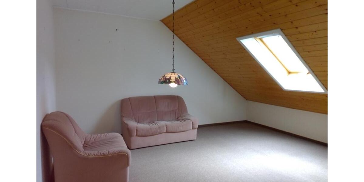 Etagenwohnung Dillingen (Saar) - 7 Zimmer, 135 m&sup2;, 980&euro; | Angebot:25973501