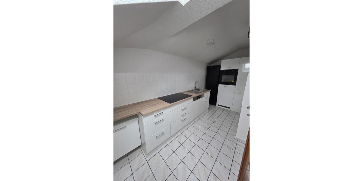 Dachgeschoßwohnung Saarbrücken Kieselhumes - 3.5 Zimmer, 115 m&sup2;, 995&euro; | Angebot:26478630