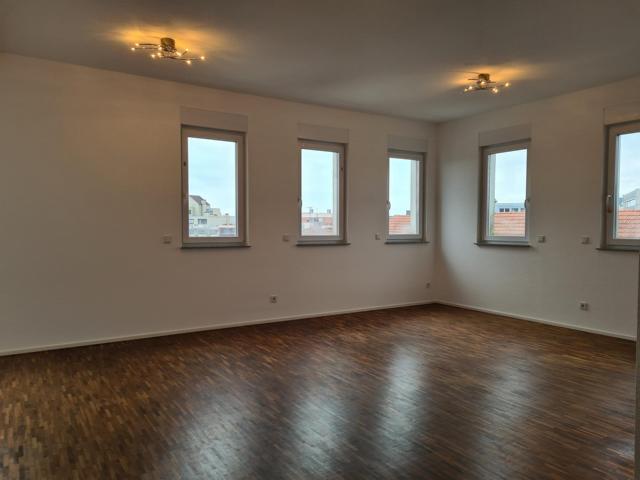 Exklusives Penthouse mit Fernblick in Innenstadtlage von Homburg - Penthouse Homburg | Angebot:26881845