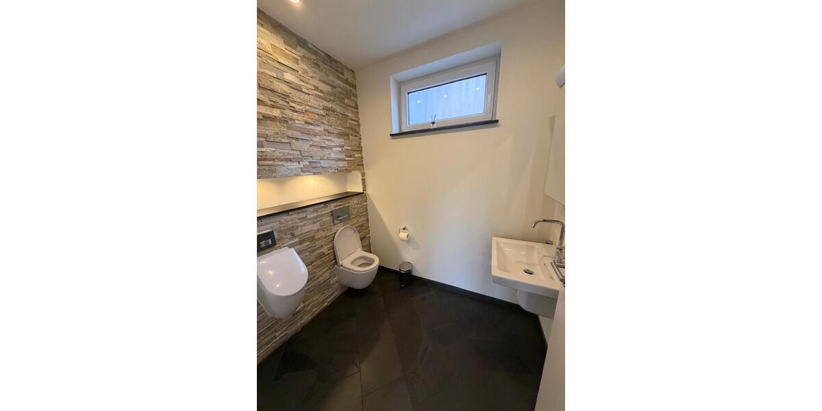 Doppelhaushälfte Eppelborn - 6 Zimmer, 230 m&sup2;, 1.700&euro; | Angebot:25397379