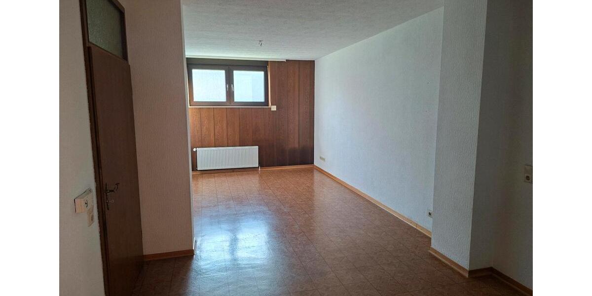 Erdgeschoßwohnung Homburg - 4 Zimmer, 100 m&sup2;, 950&euro; | Angebot:25431684