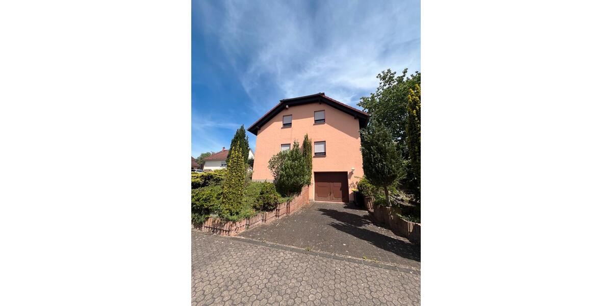 Einfamilienhaus Saarbrücken West - 5 Zimmer, 200 m&sup2;, 550.000&euro; | Angebot:26806875