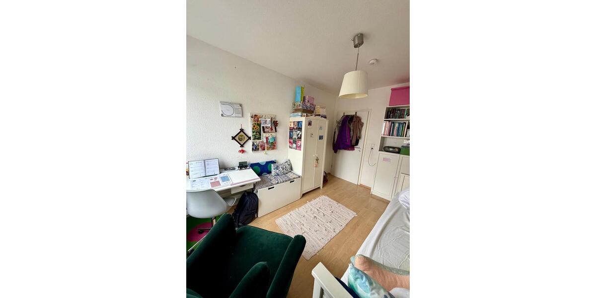Etagenwohnung Saarbrücken Kieselhumes - 3 Zimmer, 89 m&sup2;, 979&euro; | Angebot:25382375