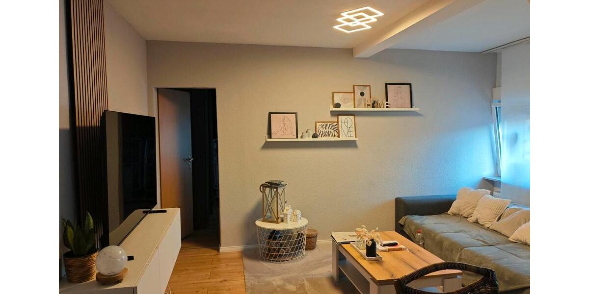 Dachgeschoßwohnung Großrosseln - 3 Zimmer, 80 m&sup2;, 600&euro; | Angebot:25852416