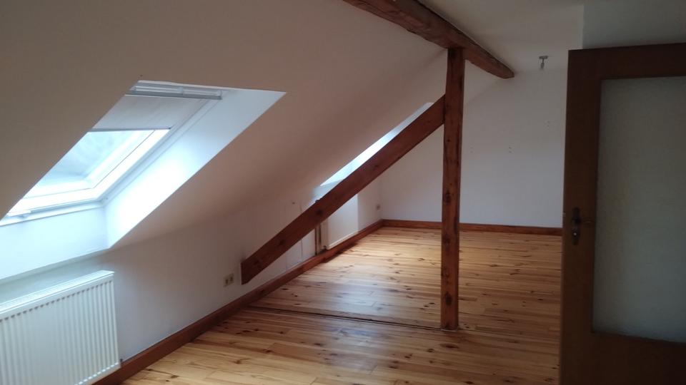 Dachgeschoßwohnung Neunkirchen - 3 Zimmer, 90 m&sup2;, 550&euro; | Angebot:25641144