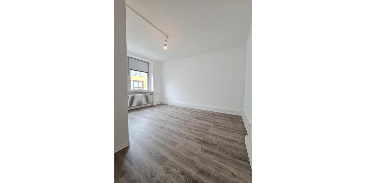 Etagenwohnung Saarbrücken - 5 Zimmer, 154 m&sup2;, 1.100&euro; | Angebot:26067299