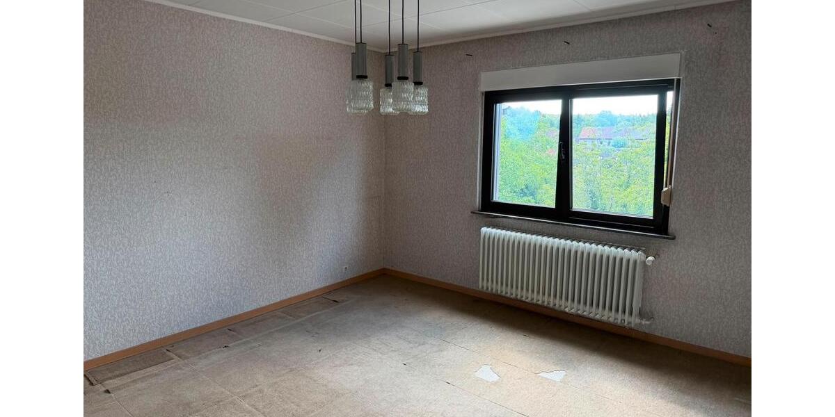 Doppelhaushälfte Saarbrücken West - 7 Zimmer, 188 m&sup2;, 250.000&euro; | Angebot:27168904