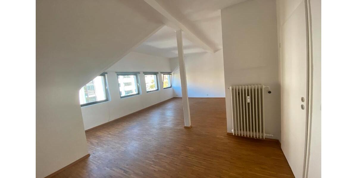 Dachgeschoßwohnung Saarbrücken Eschberg - 4 Zimmer, 125 m&sup2;, 495&euro; | Angebot:25866768