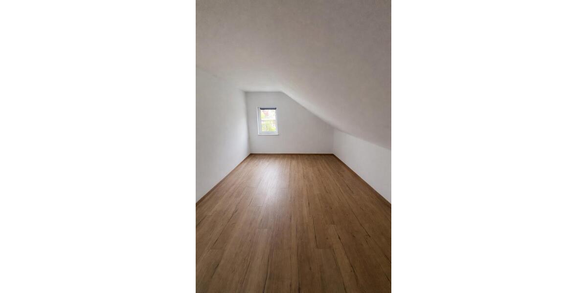 Dachgeschoßwohnung Saarbrücken Malstatt - 2 Zimmer, 63 m&sup2;, 650&euro; | Angebot:25933881