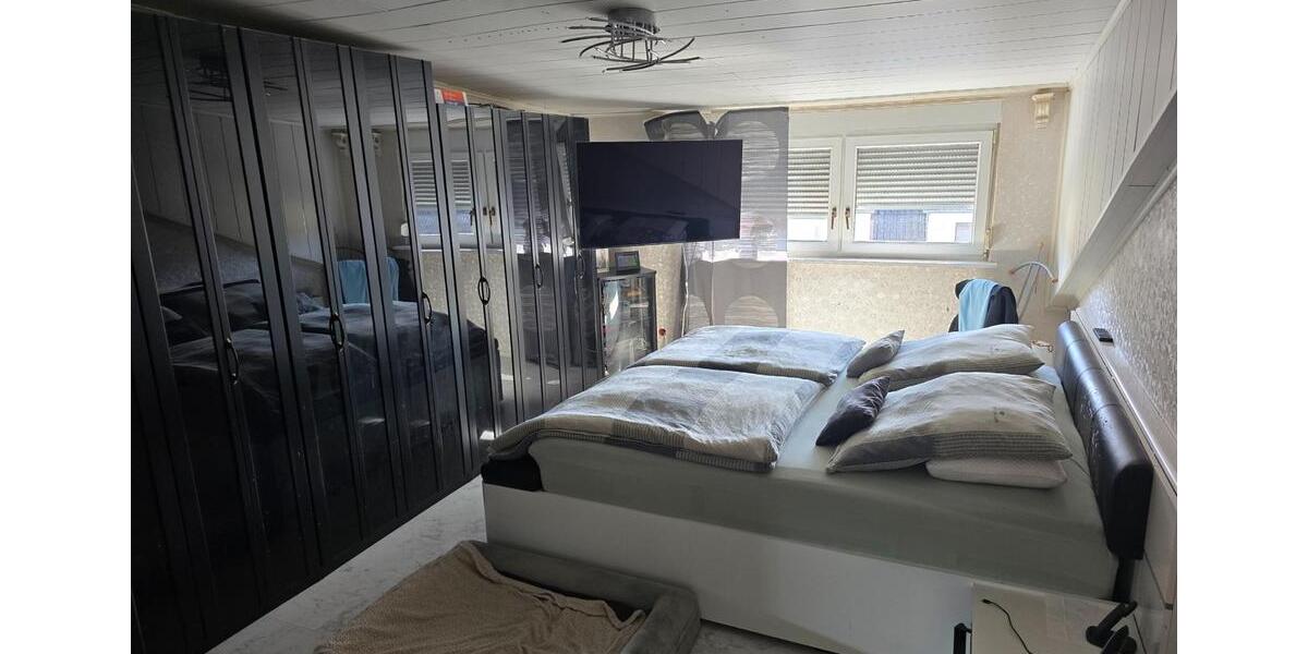 Etagenwohnung Saarbrücken Brebach-Fechingen - 8 Zimmer, 285 m&sup2;, 375.000&euro; | Angebot:26050619