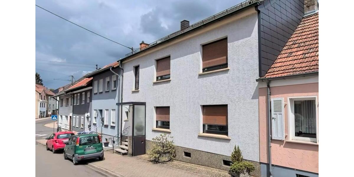 Reihenhaus Püttlingen - 8 Zimmer, 170 m&sup2;, 264.000&euro; | Angebot:25962423