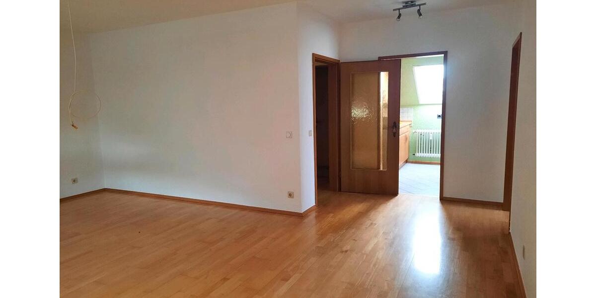 Dachgeschoßwohnung Saarbrücken Dudweiler - 3 Zimmer, 73 m&sup2;, 135.000&euro; | Angebot:26585903