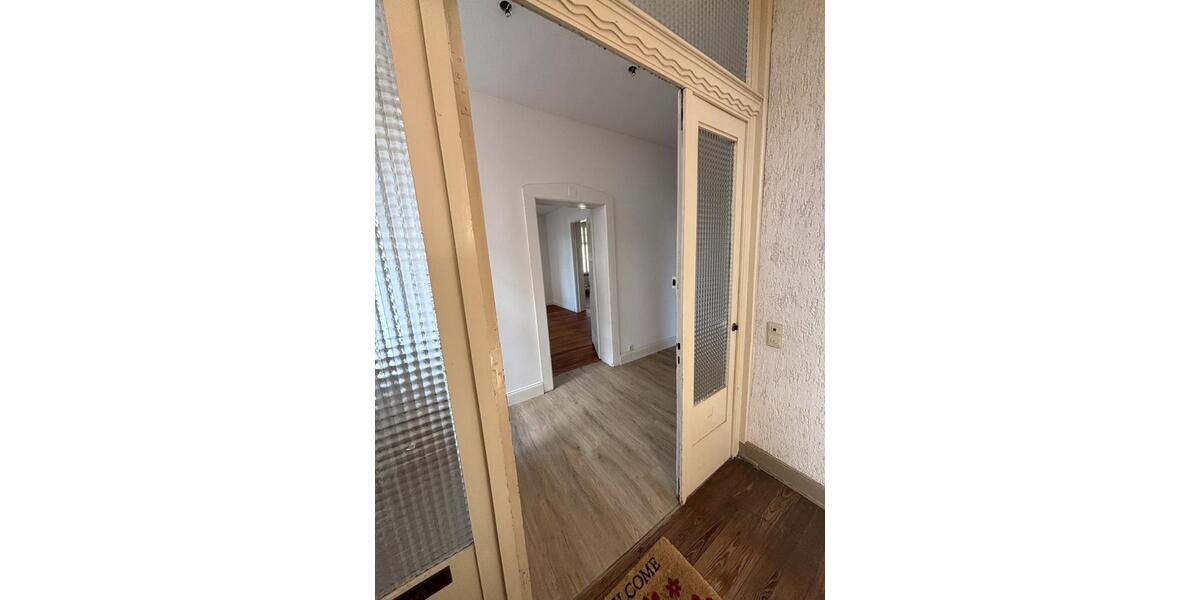 Etagenwohnung Neunkirchen - 5 Zimmer, 132 m&sup2;, 1.100&euro; | Angebot:25476139