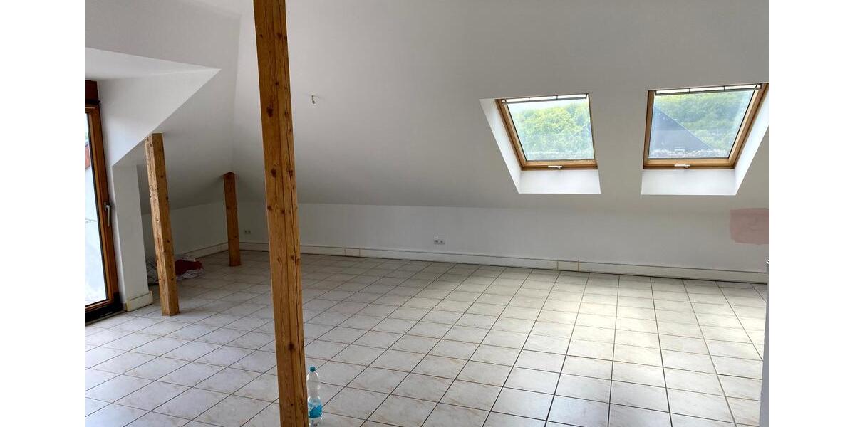 Dachgeschoßwohnung Schiffweiler - 2 Zimmer, 75 m&sup2;, 610&euro; | Angebot:25172676