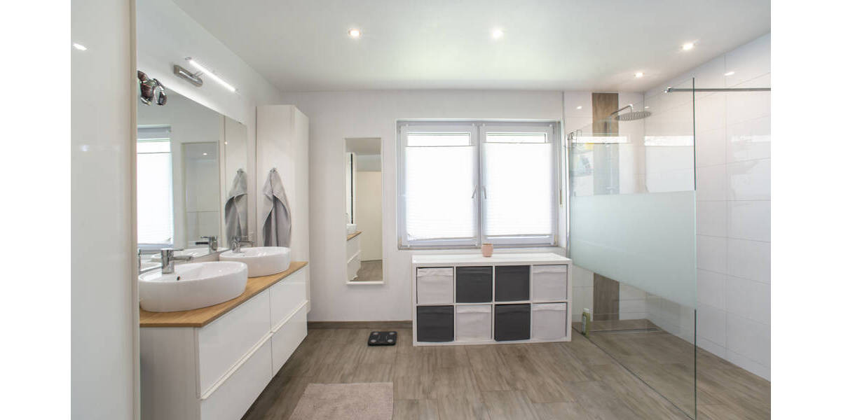 Mehrfamilienhaus, Wohnhaus Saarbrücken / Brebach-Fechingen Brebach-Fechingen - 9 Zimmer, 250 m&sup2;, 415.000&euro; | Angebot:25957973