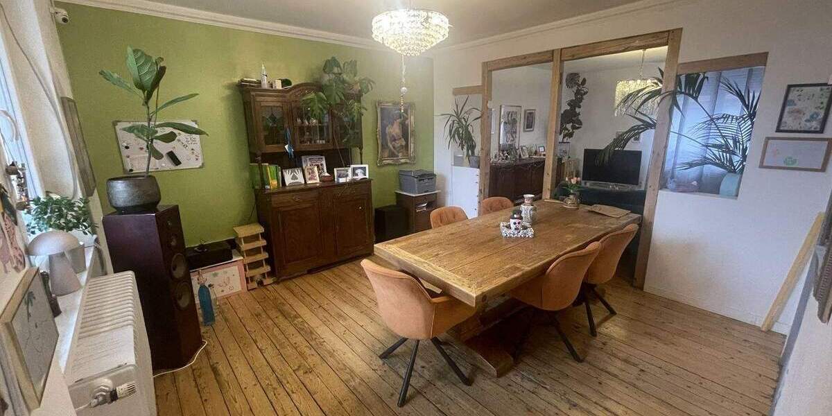 Einfamilienhaus Saarbrücken / Dudweiler Dudweiler - 8 Zimmer, 160 m&sup2;, 249.000&euro; | Angebot:25772718