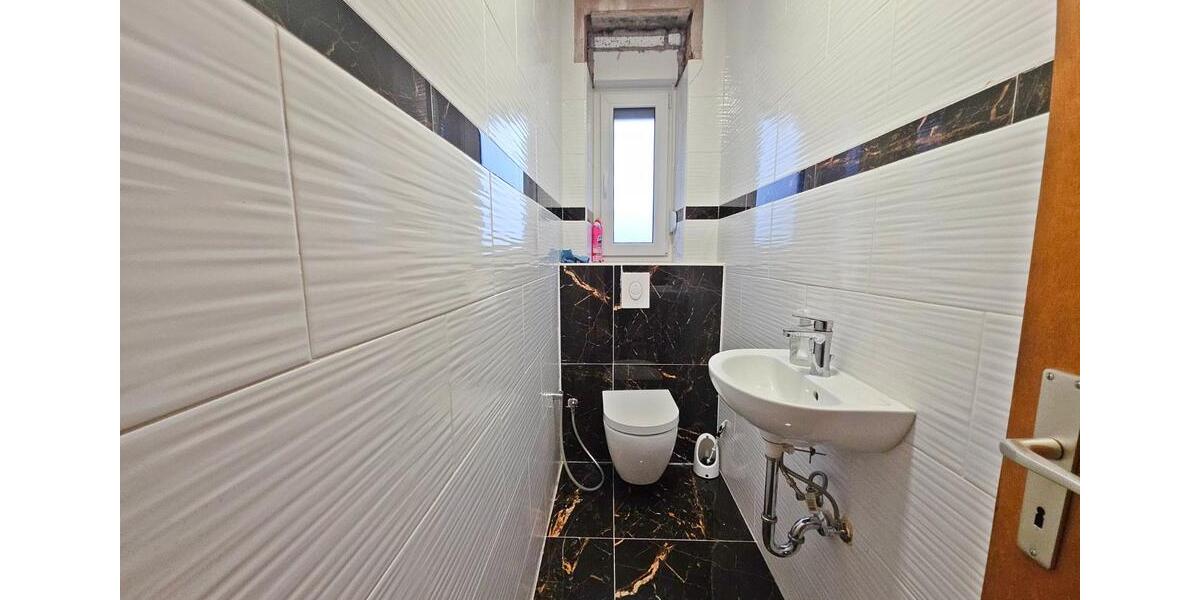 Reihenhaus Saarbrücken St. Arnual - 8 Zimmer, 170 m&sup2;, 319.000&euro; | Angebot:25403151