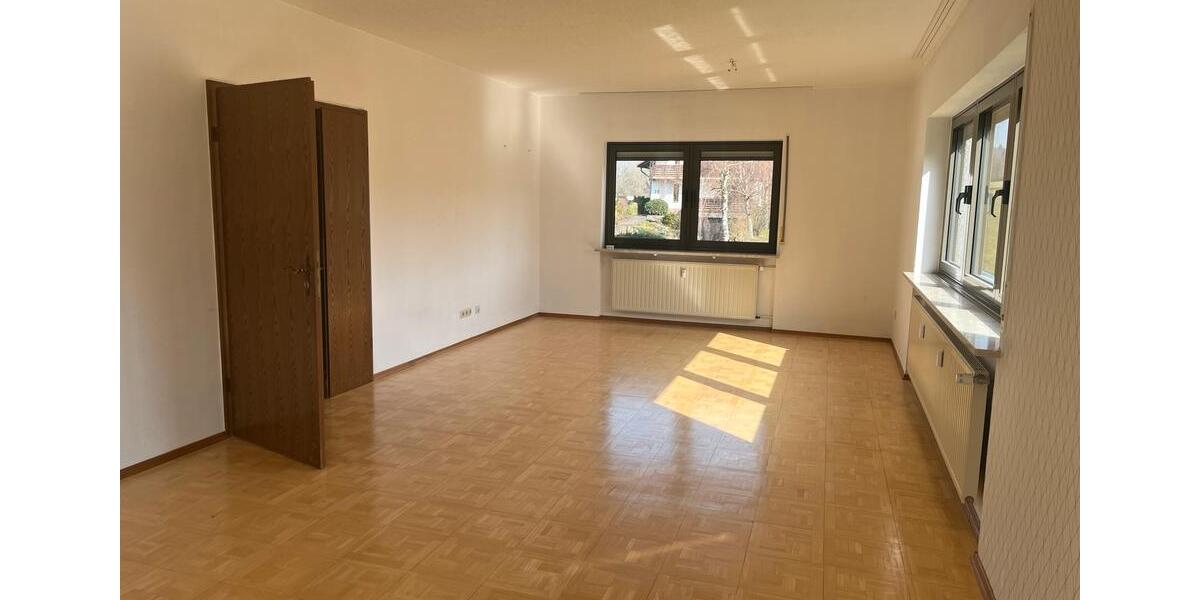 Erdgeschoßwohnung Schmelz - 4 Zimmer, 105 m&sup2;, 700&euro; | Angebot:25599672