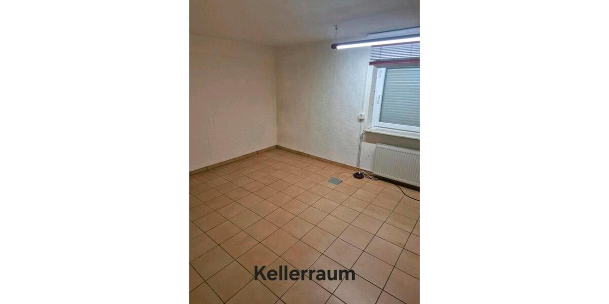 Einfamilienhaus Homburg - 7 Zimmer, 196 m&sup2;, 350.000&euro; | Angebot:24981735