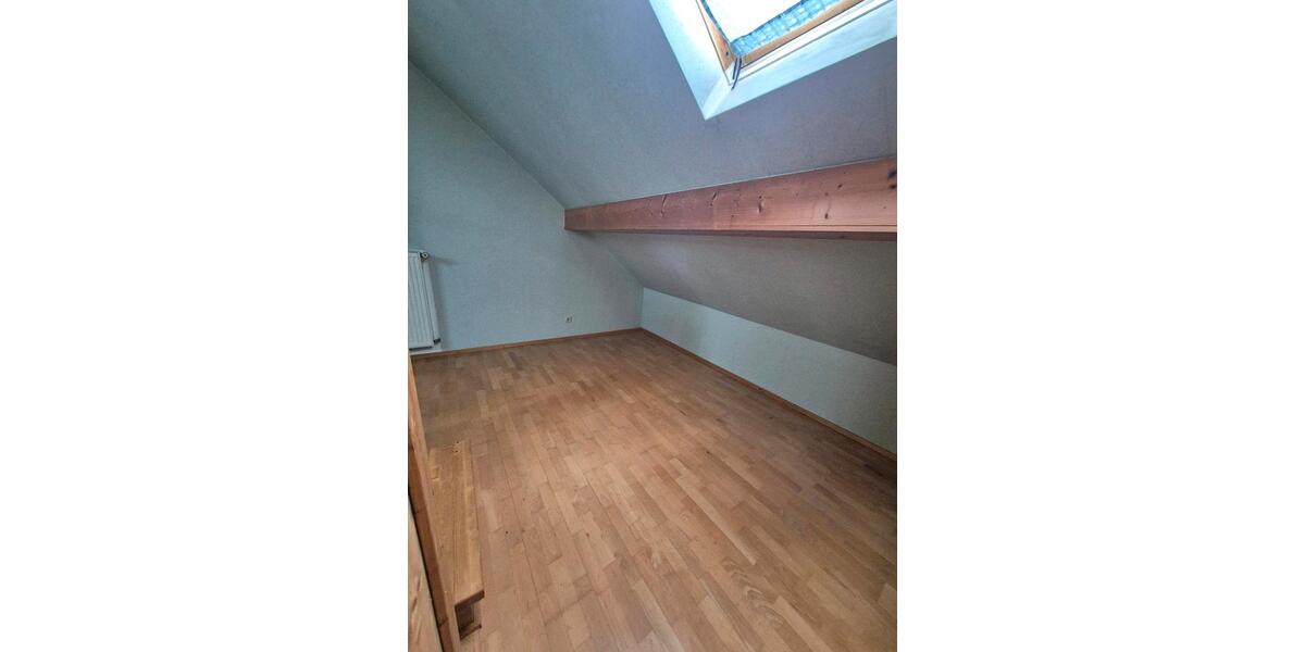 Etagenwohnung Homburg - 4 Zimmer, 85 m&sup2;, 750&euro; | Angebot:25936877