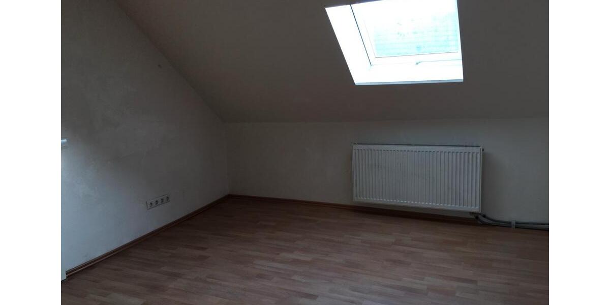 Dachgeschoßwohnung Saarbrücken Dudweiler - 3 Zimmer, 65 m&sup2;, 550&euro; | Angebot:25857849