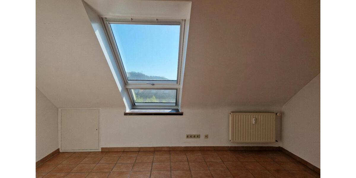 Dachgeschoßwohnung Saarbrücken Kieselhumes - 2.5 Zimmer, 65 m&sup2;, 600&euro; | Angebot:25302445