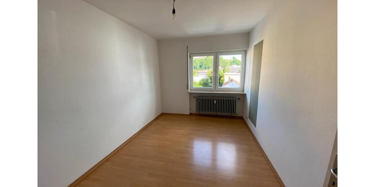 Etagenwohnung Homburg - 4 Zimmer, 100 m&sup2;, 850&euro; | Angebot:26680243