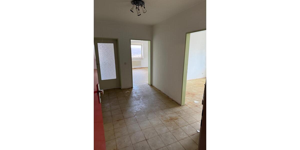 Etagenwohnung Saarbrücken Dudweiler - 2 Zimmer, 66 m&sup2;, 112.000&euro; | Angebot:25809341