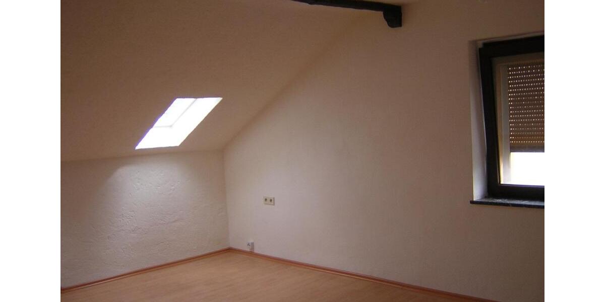 Dachgeschoßwohnung Saarbrücken St. Arnual - 2 Zimmer, 54 m&sup2;, 392&euro; | Angebot:25960925