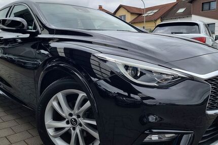 INFINITI Q30 116.000 km 11.900 &euro; Nalbach 66809