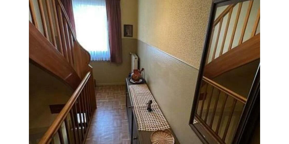 Reihenhaus Völklingen - 10 Zimmer, 196 m&sup2;, 251.000&euro; | Angebot:25394744