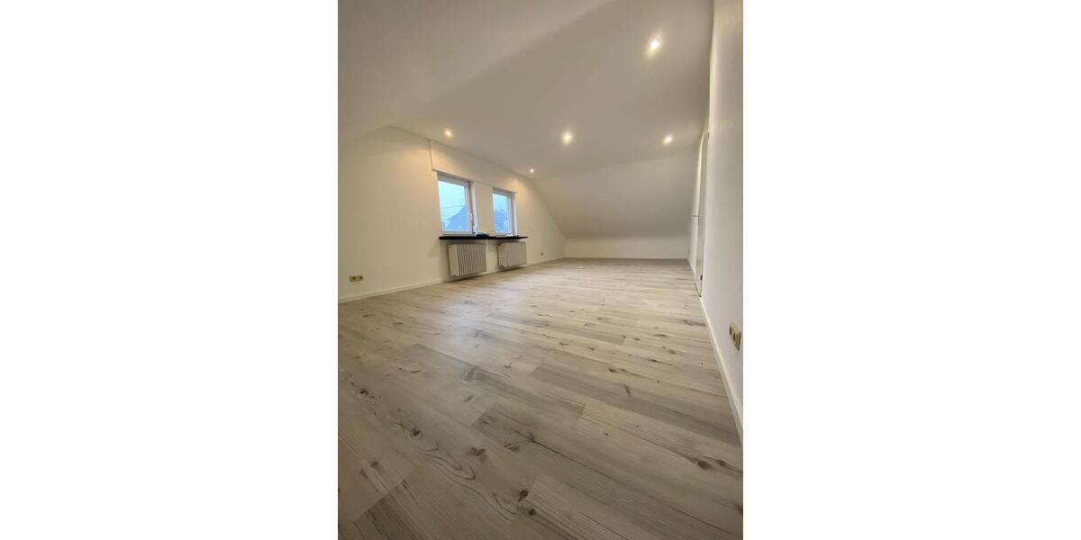 Dachgeschoßwohnung Riegelsberg - 2 Zimmer, 75 m&sup2;, 550&euro; | Angebot:25958792