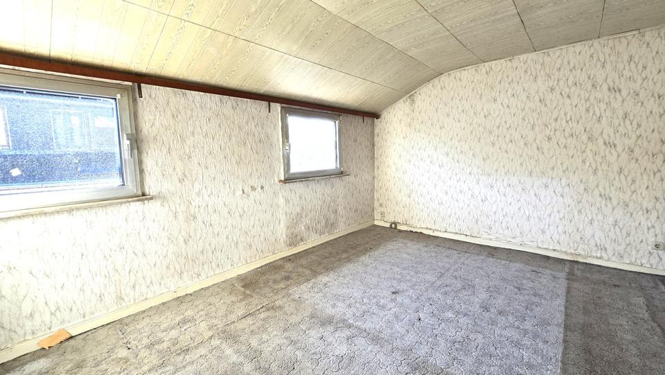 Reihenhaus Saarbrücken Dudweiler - 5 Zimmer, 110 m&sup2;, 100.000&euro; | Angebot:26780235