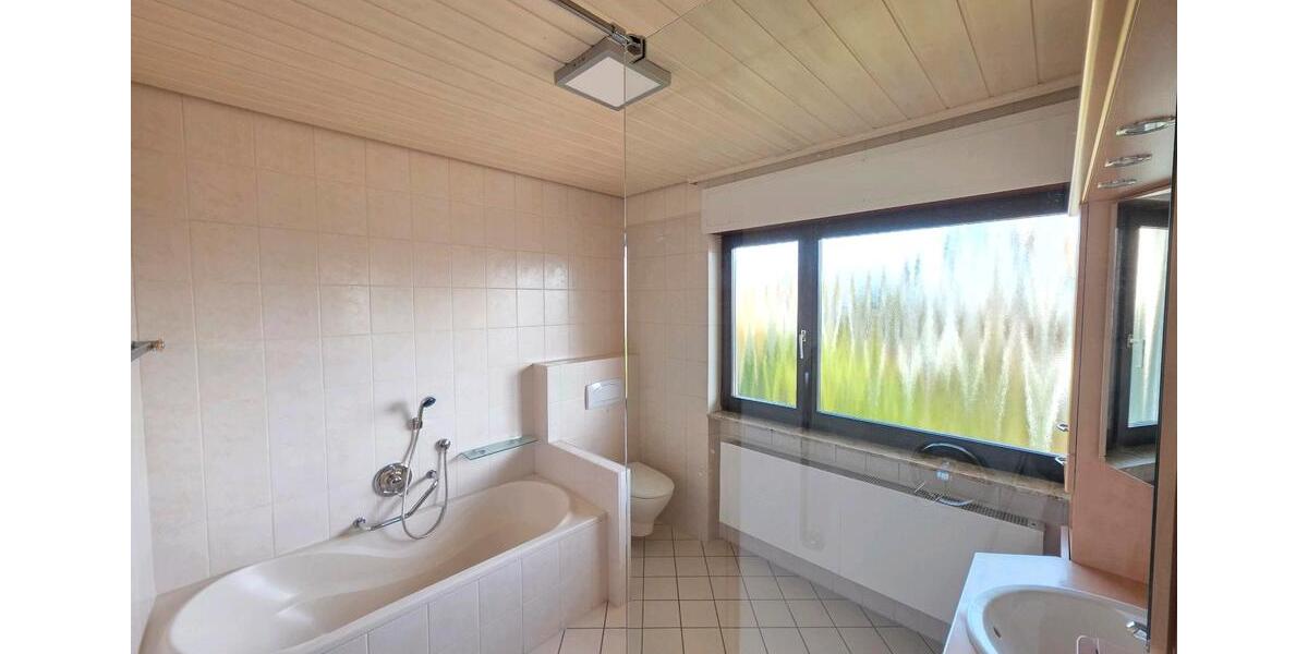 Maisonettenwohnung Lebach - 6 Zimmer, 205 m&sup2;, 1.250&euro; | Angebot:26699852