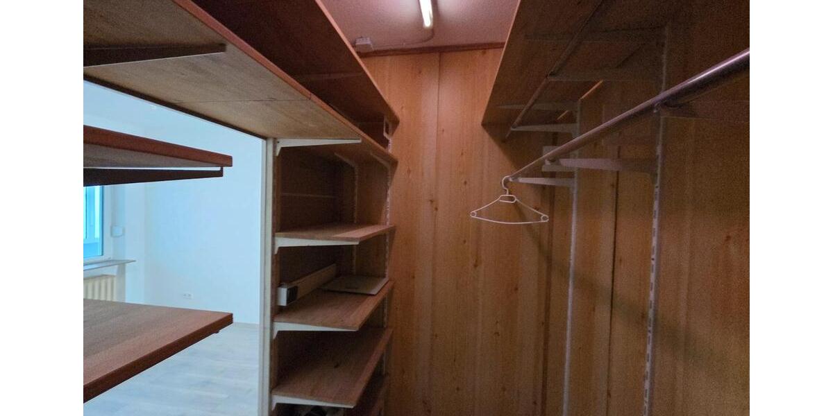 Etagenwohnung Saarbrücken Neue Bremm - 3 Zimmer, 80 m&sup2;, 760&euro; | Angebot:26689396