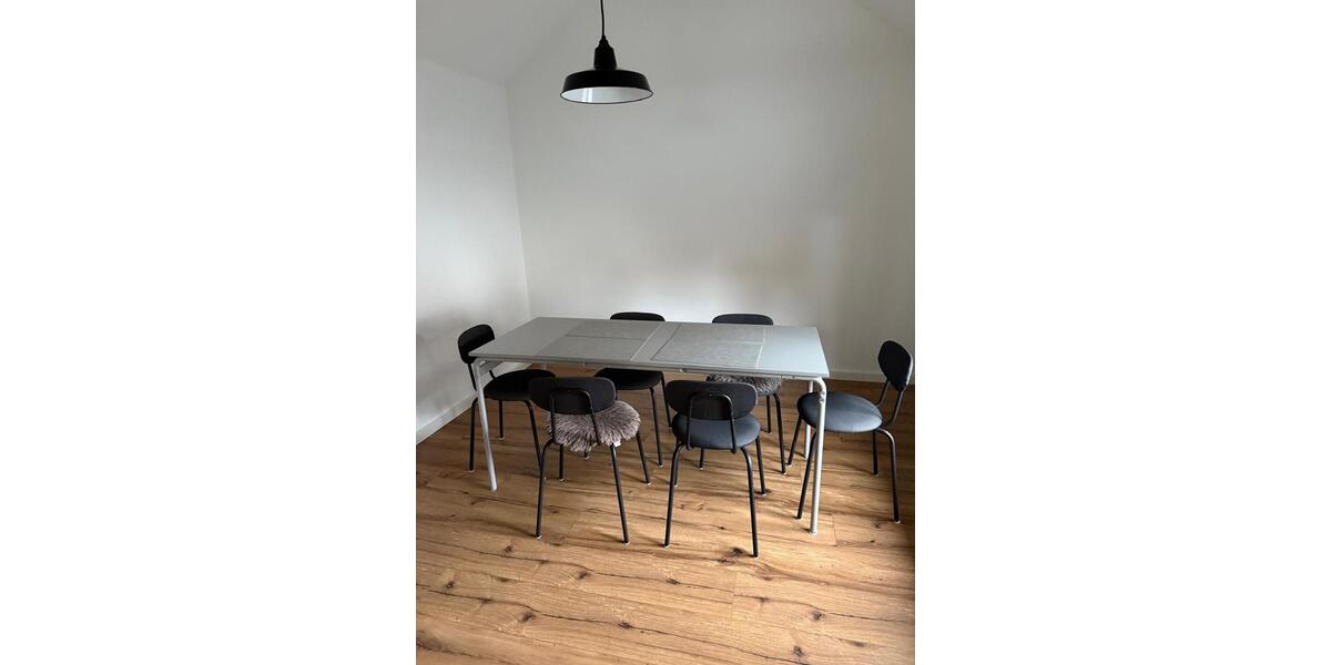 Dachgeschoßwohnung Homburg - 3 Zimmer, 100 m&sup2;, 1.300&euro; | Angebot:24848263