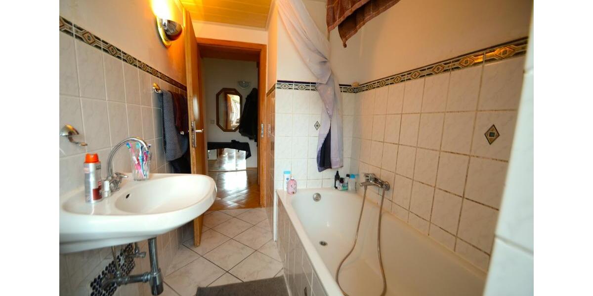 Etagenwohnung Saarbrücken Neue Bremm - 3 Zimmer, 83 m&sup2;, 130.000&euro; | Angebot:26478806