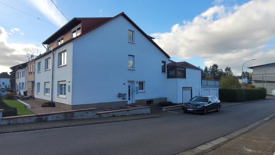 Einfamilienhaus Schwalbach - 10 Zimmer, 270 m&sup2;, 390.000&euro; | Angebot:23470755