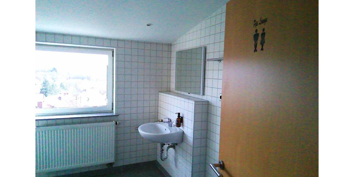 Dachgeschoßwohnung Quierschied - 4 Zimmer, 100 m&sup2;, 620&euro; | Angebot:25639253