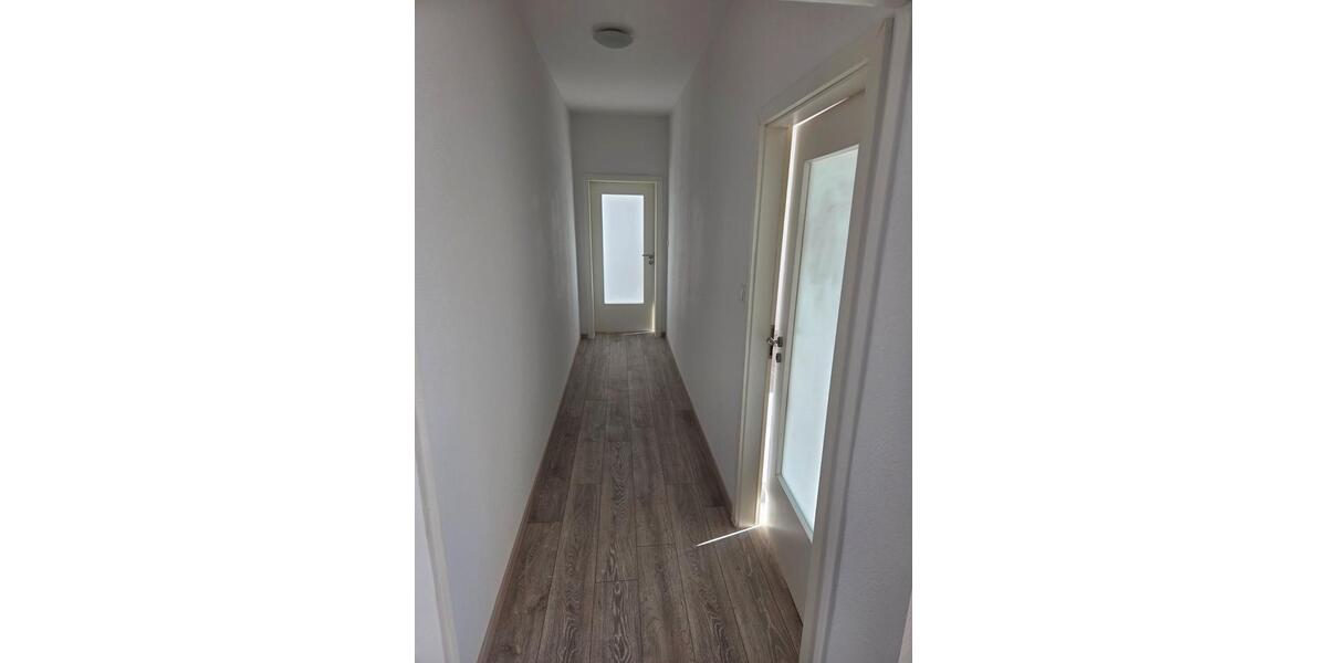 Etagenwohnung Saarbrücken Neue Bremm - 4 Zimmer, 100 m&sup2;, 1.000&euro; | Angebot:26689397