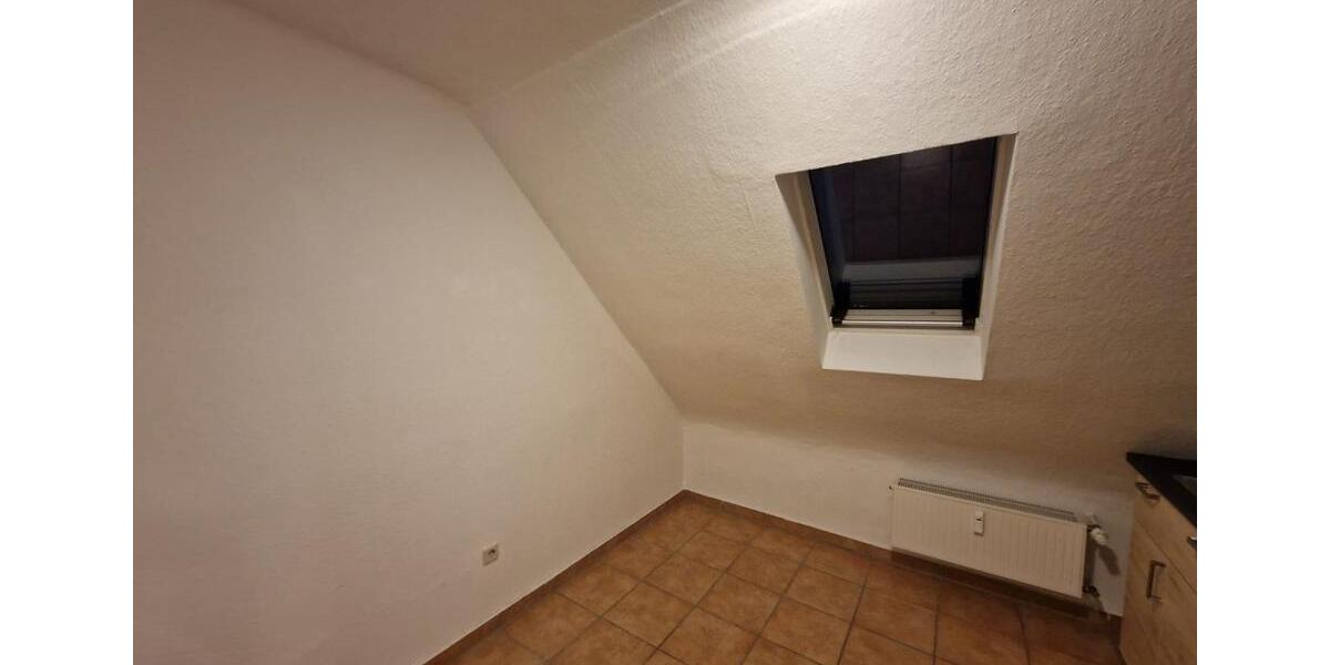 Dachgeschoßwohnung Zweibrücken - 2 Zimmer, 46 m&sup2;, 330&euro; | Angebot:25648996