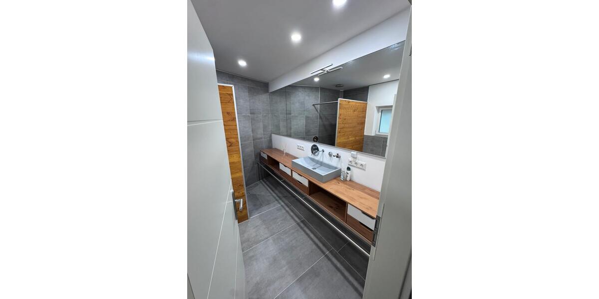 Etagenwohnung Homburg - 2.5 Zimmer, 80 m&sup2;, 700&euro; | Angebot:25905771