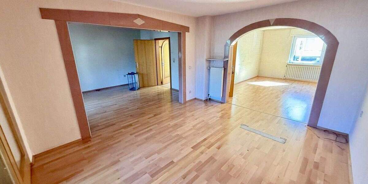 Mehrfamilienhaus, Wohnhaus Dillingen - 6 Zimmer, 192 m&sup2;, 235.000&euro; | Angebot:25668693