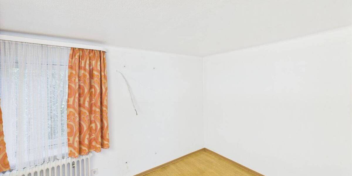 Einfamilienhaus Saarbrücken Klarenthal - 1 Zimmer, 278 m&sup2;, 170.000&euro; | Angebot:25687197